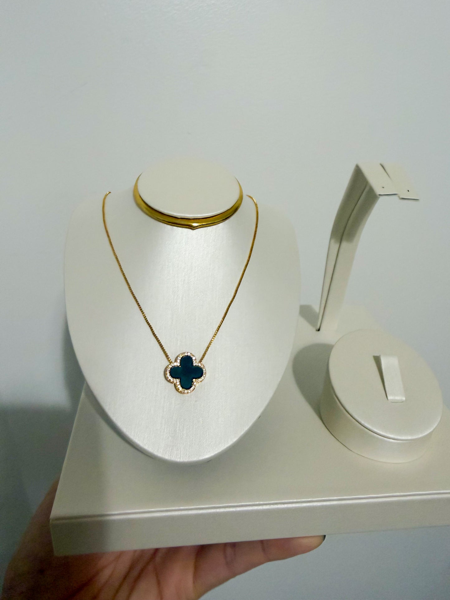 Dark green Clover necklace gold plated