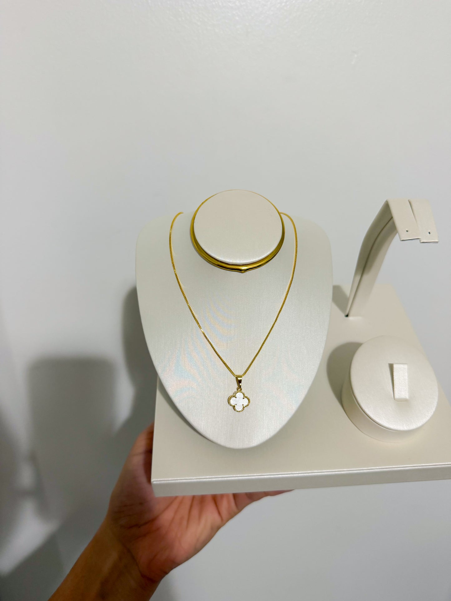 White Clover necklace gold plated