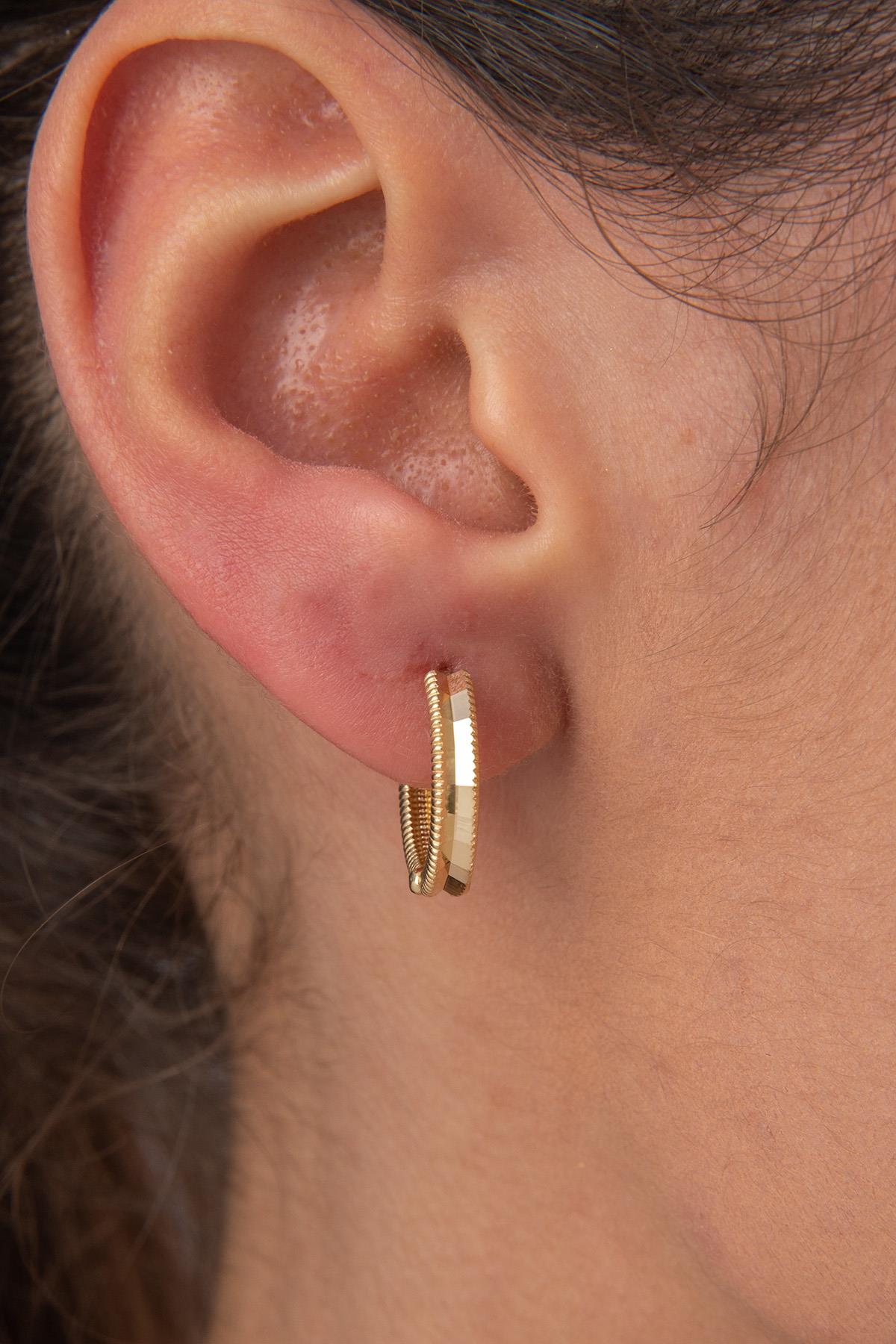 14ct Gold Shiny Huggie Earrings