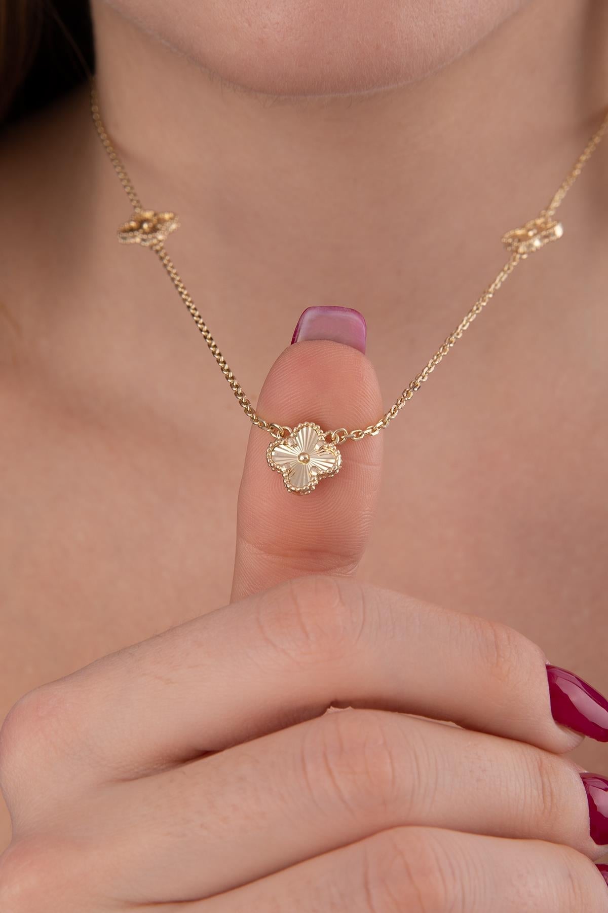 14ct Gold Sunburst Clover Necklace