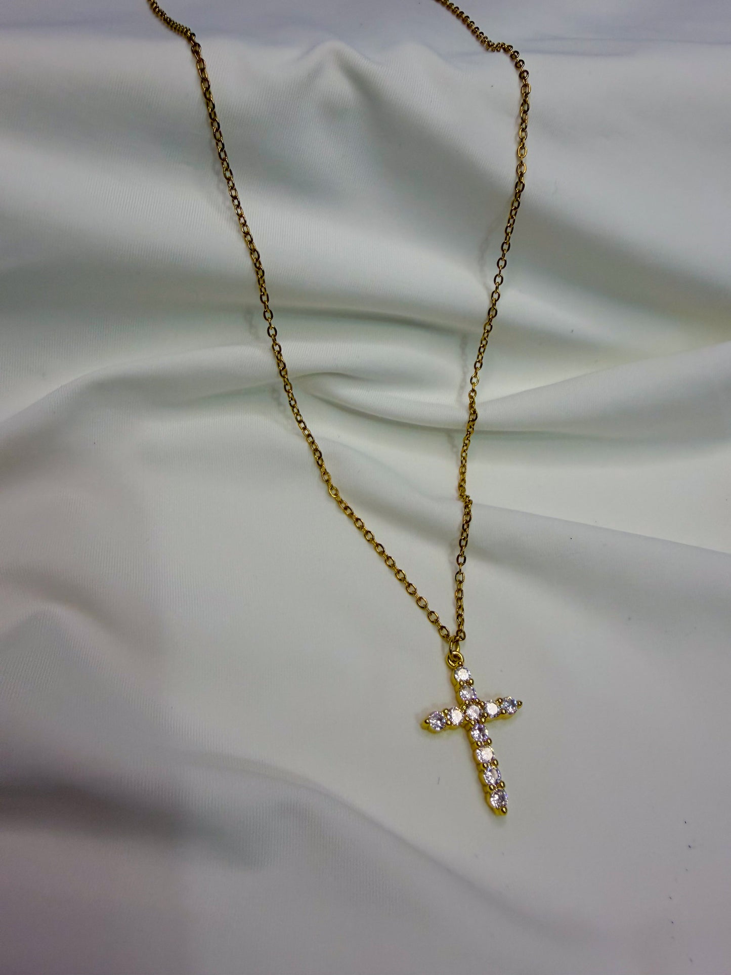 Necklace gold plated cross