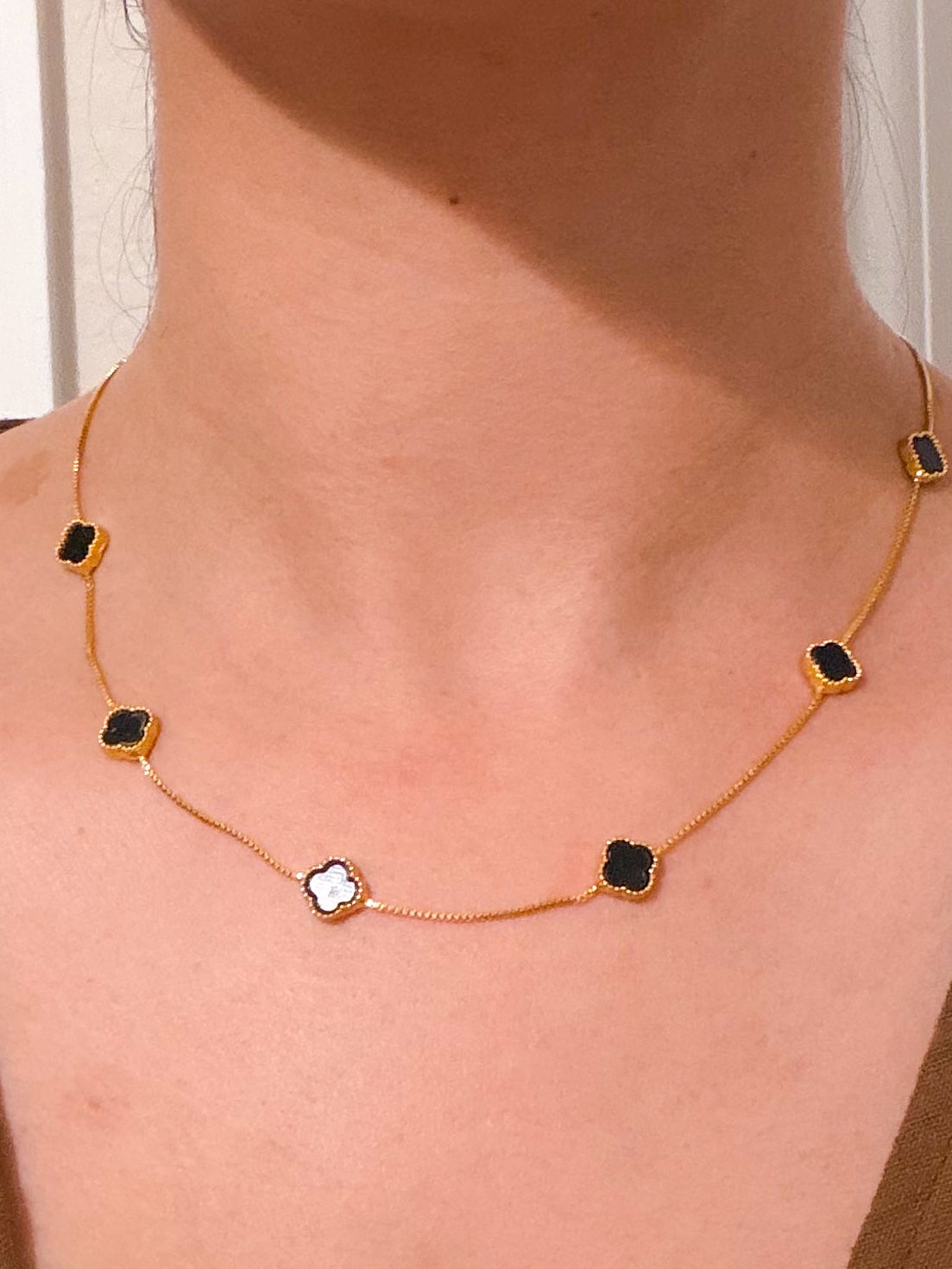 Black Clover necklace gold plated (6)