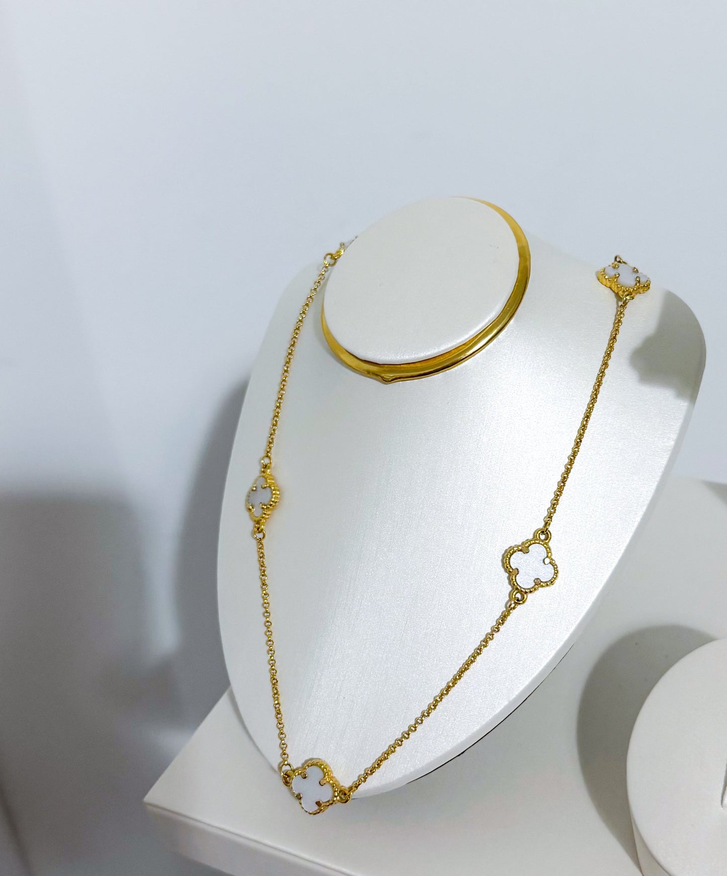 White clover necklace gold plated