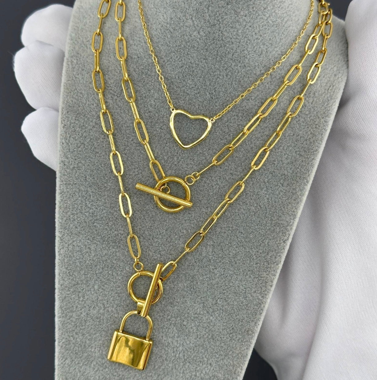 NECKLACE,