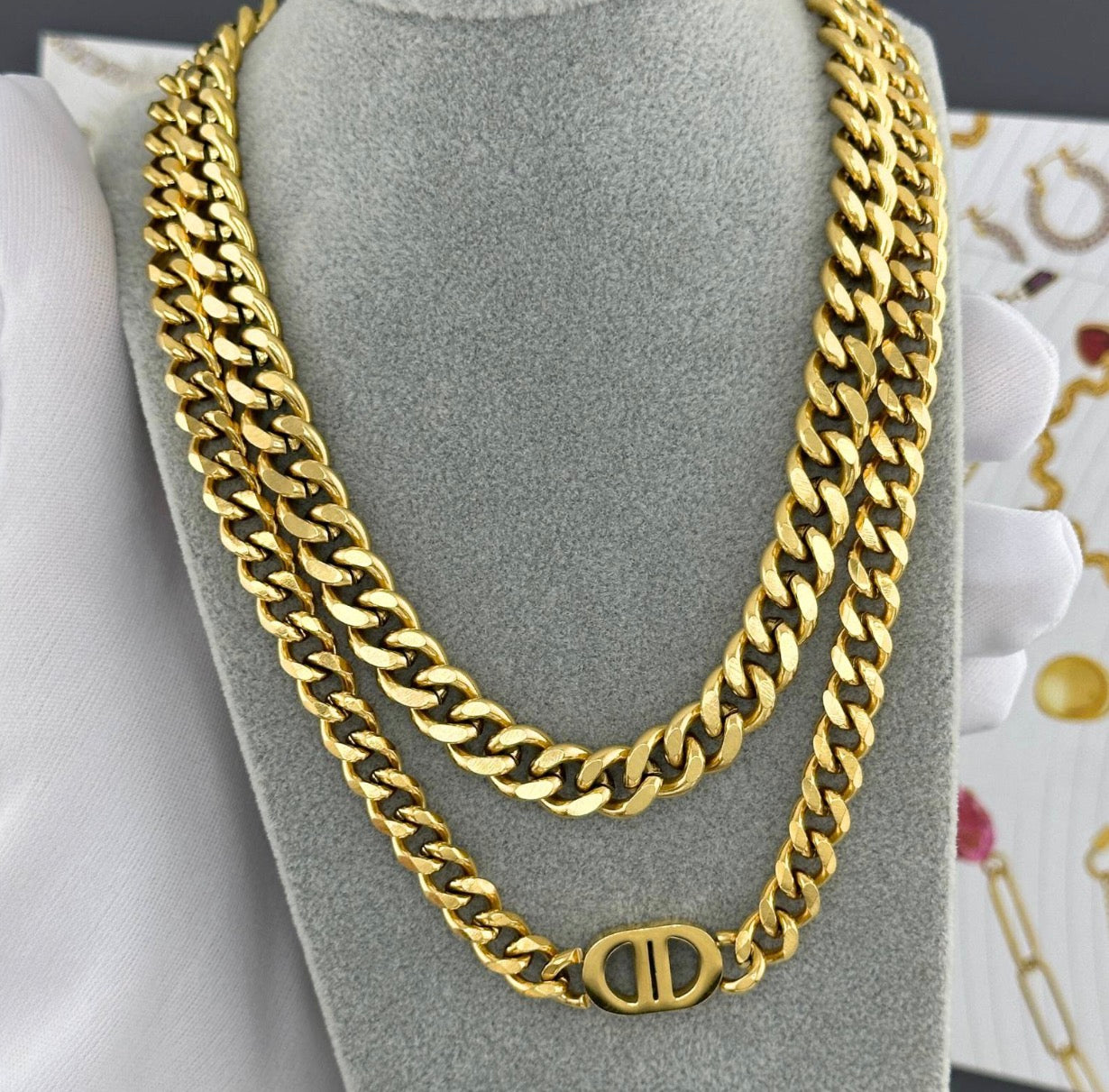 NECKLACE,