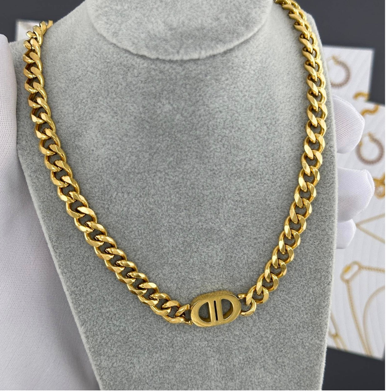 NECKLACE,