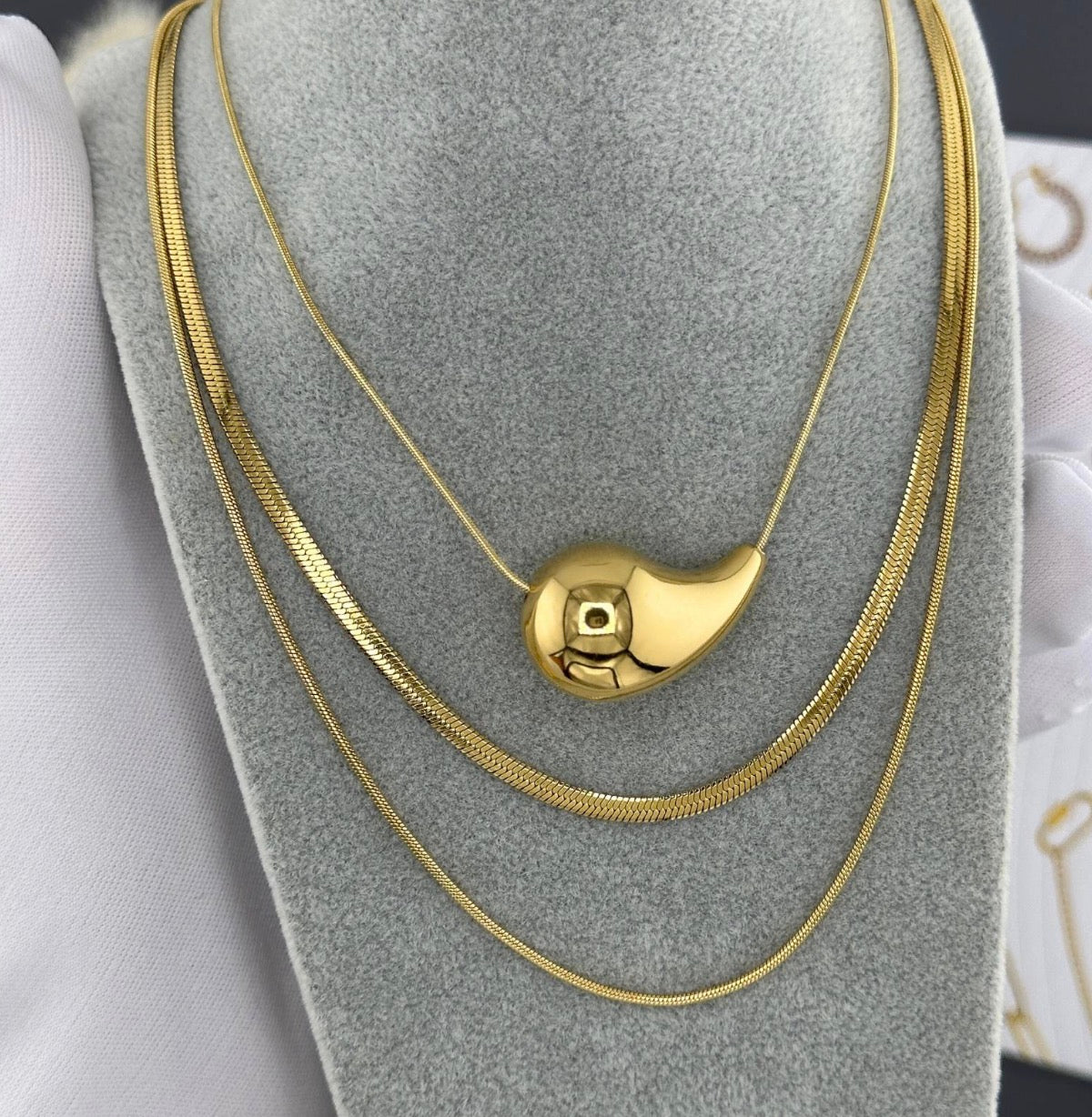 NECKLACE,